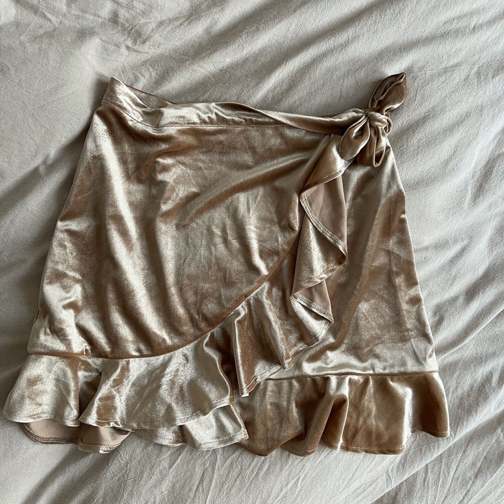NWT BB Dakota velvet skort